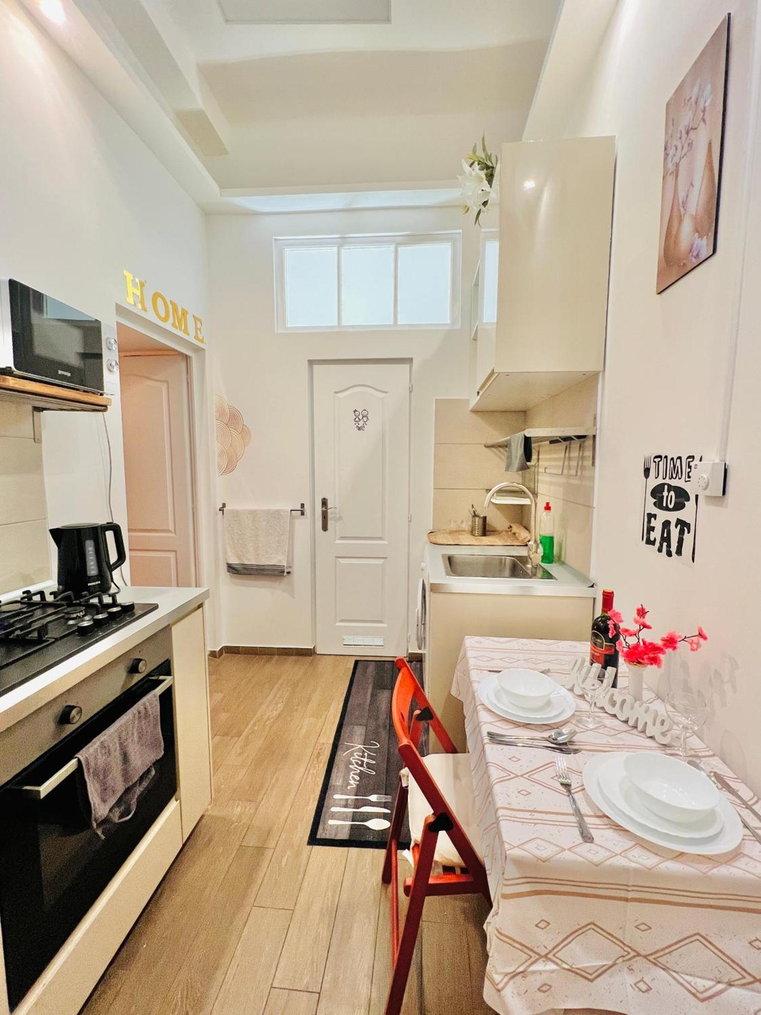 Chloe Apartment Budapest Esterno foto